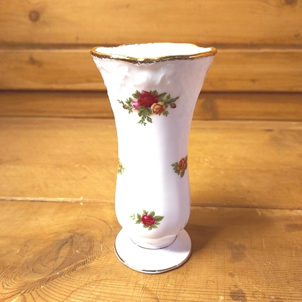 Old Country Roses Bud Vase